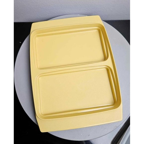 Yellow Tupperware Divided Storage with lid - Picture 7 of 7